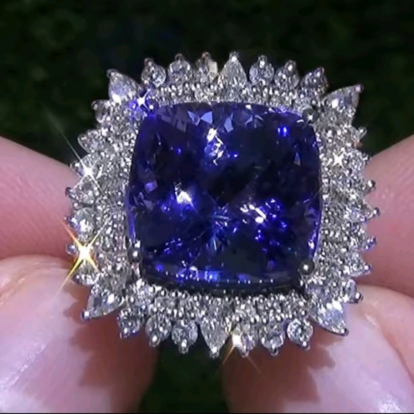 Jewelry - Elegant Blue and Silver Women's Ring